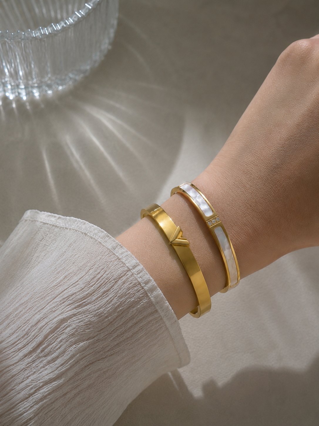 Aurora Pearl Bangle
