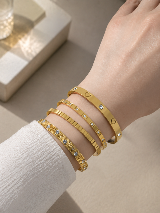 Bella Heart Bangle