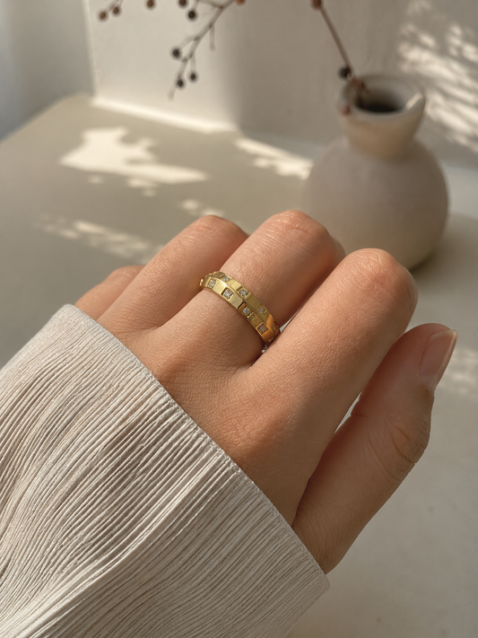 Lucena Spark Ring