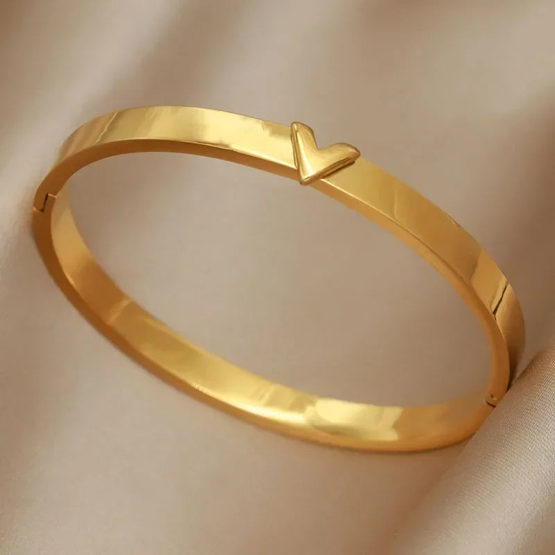 Heartline Luxe Bangle