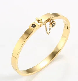 Velora Charm Bangle