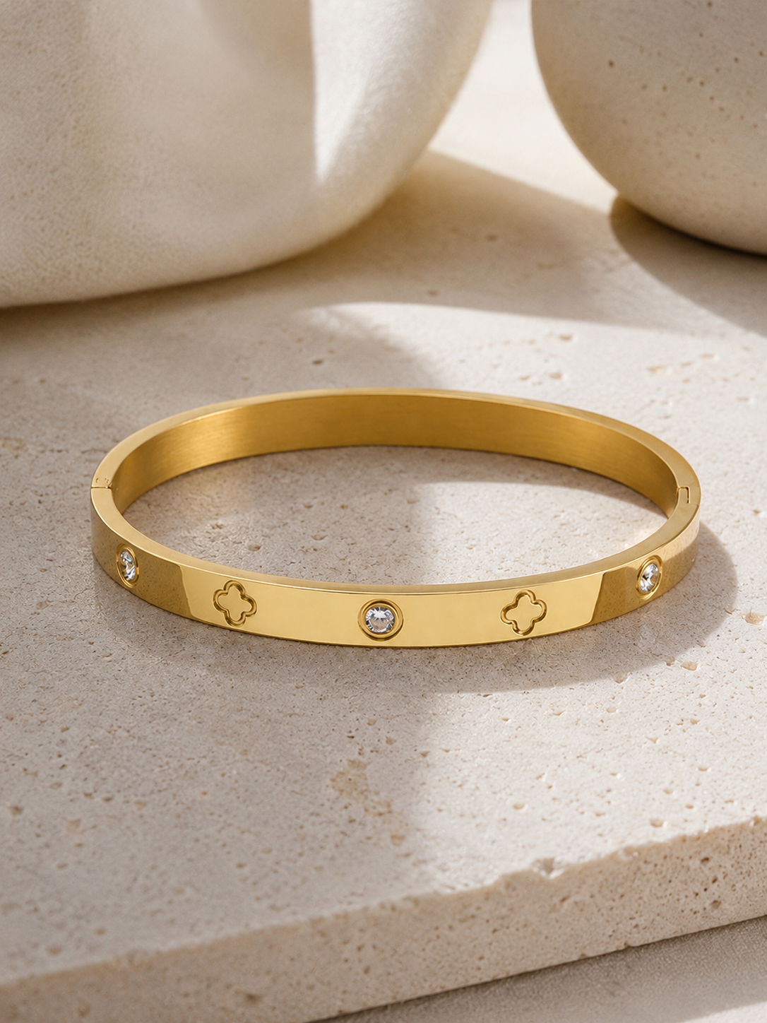 Clovella Spark Bangle