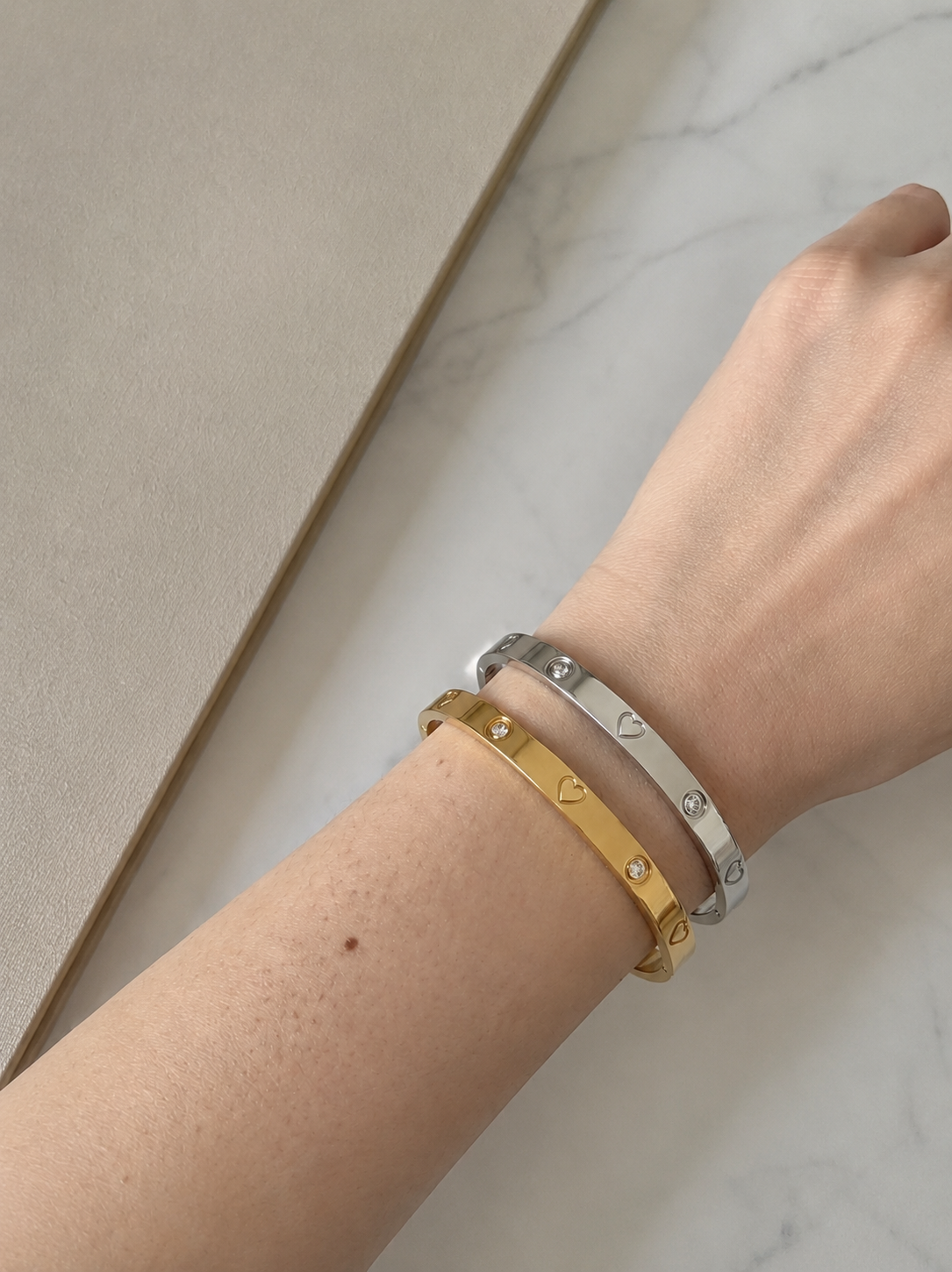 Bella Heart Bangle