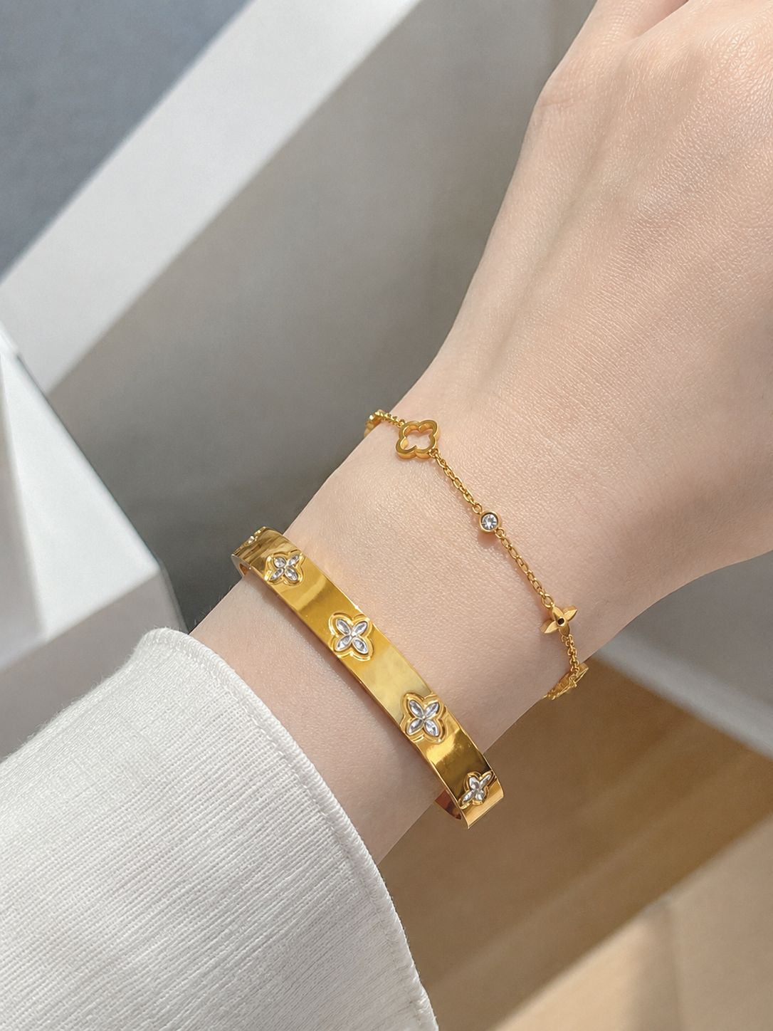 Callie Bloom Bangle