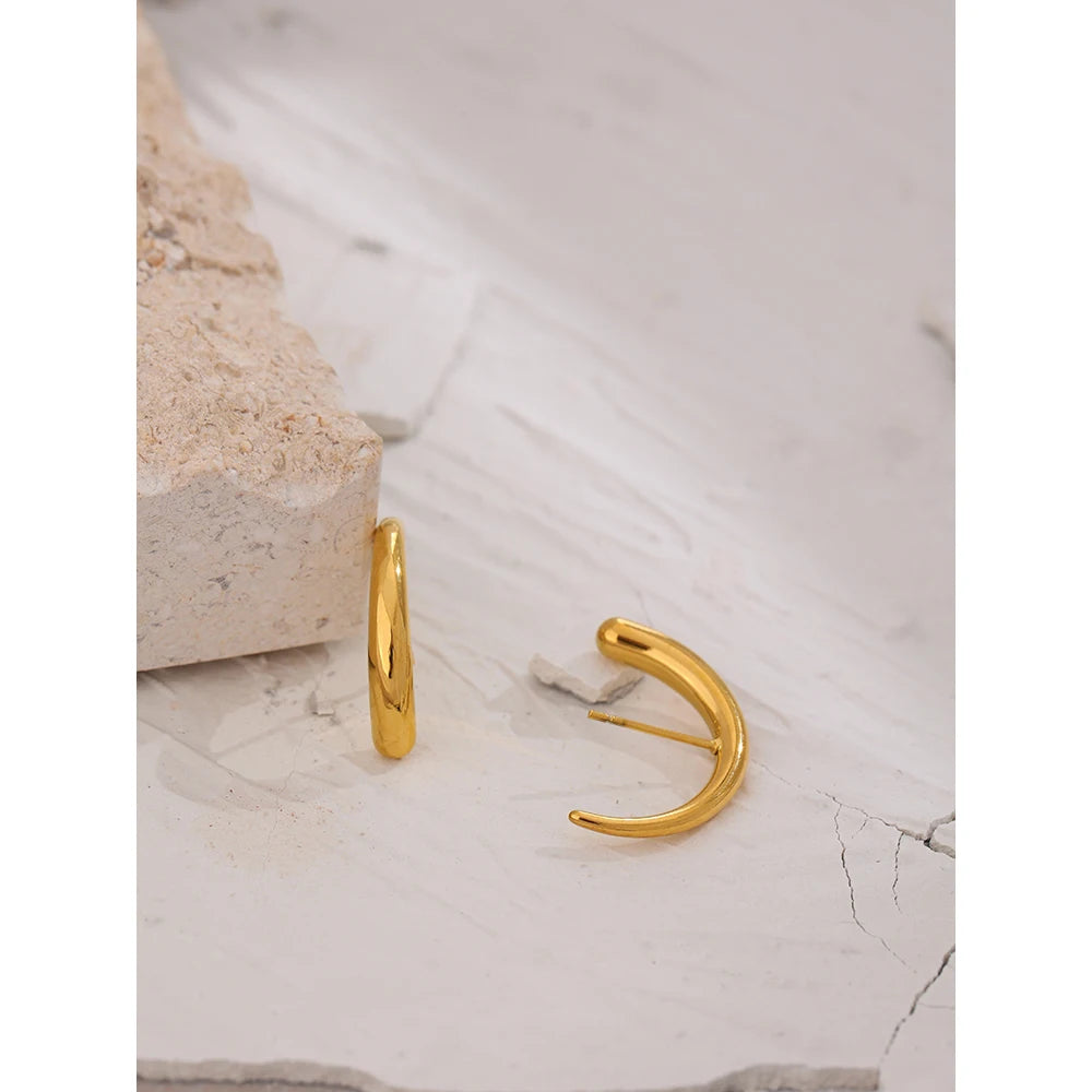 Celora Crescent Earrings