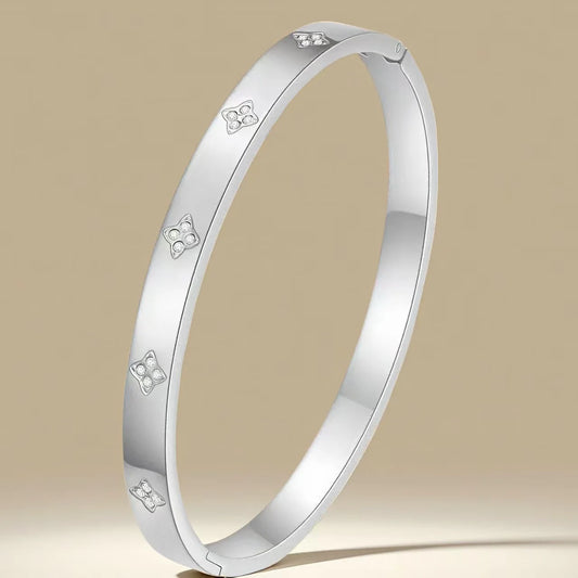Lumi Clover Bangle